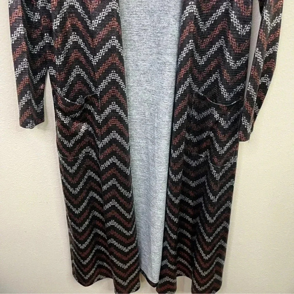 LuLaRoe Elegant Collection Chevron Shimmering Sarah Duster Cardigan Size M Med - Picture 3 of 5